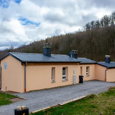 Nyaraló Hideaway Near Castle Views, Cleaning Included